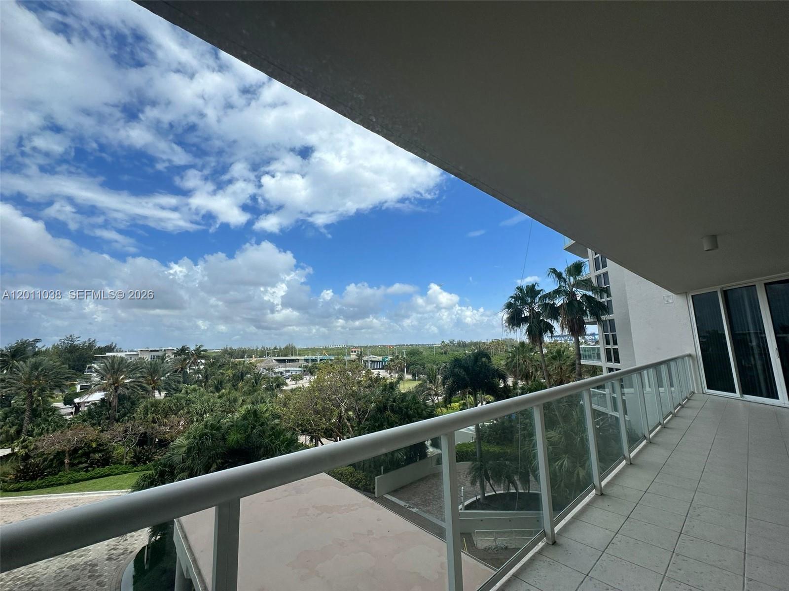 RENAISSANCE ON THE OCEAN - Residential