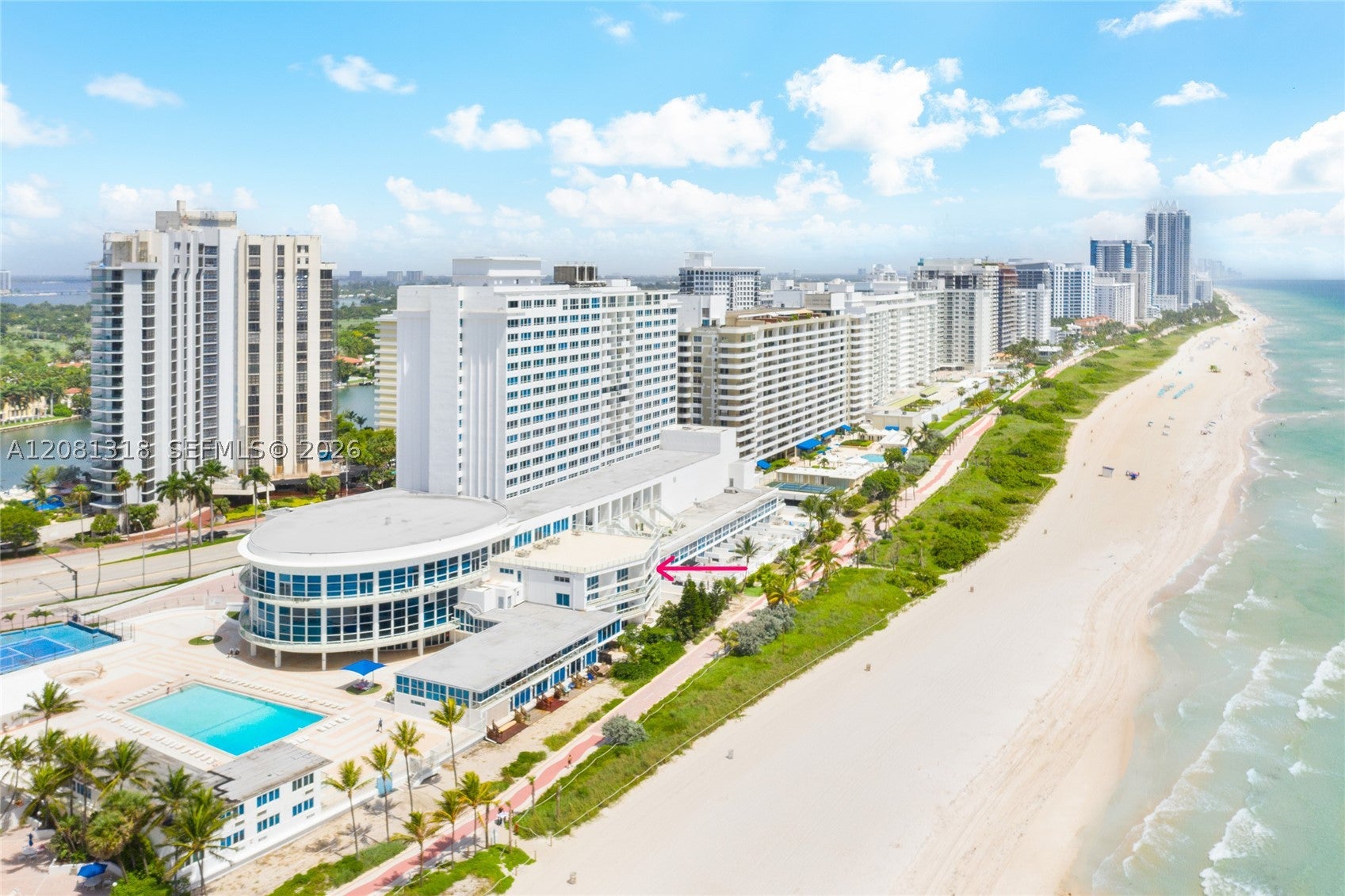 5445 Collins Ave P2, Miami Beach, FL, 33140/$1,580,000 1 5445 Collins Ave P2