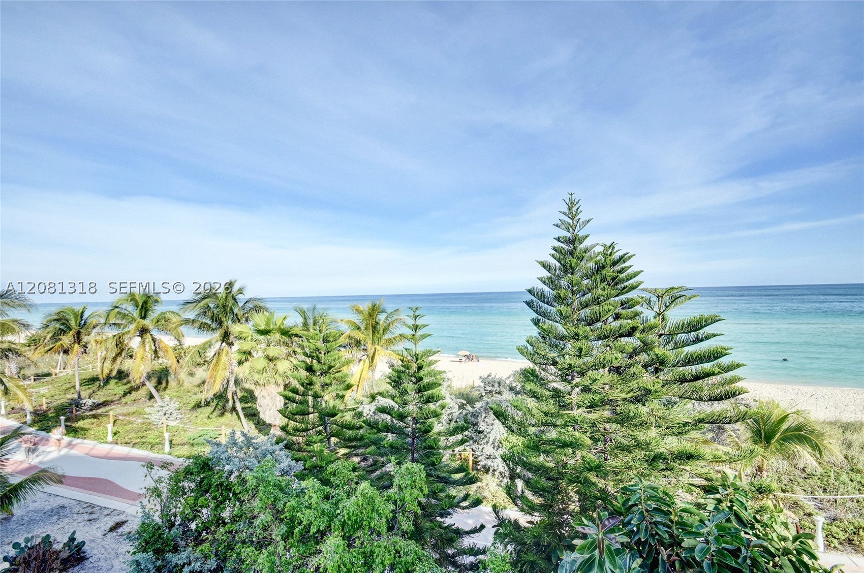 5445 Collins Ave P2, Miami Beach, FL, 33140/$1,580,000 3 5445 Collins Ave P2