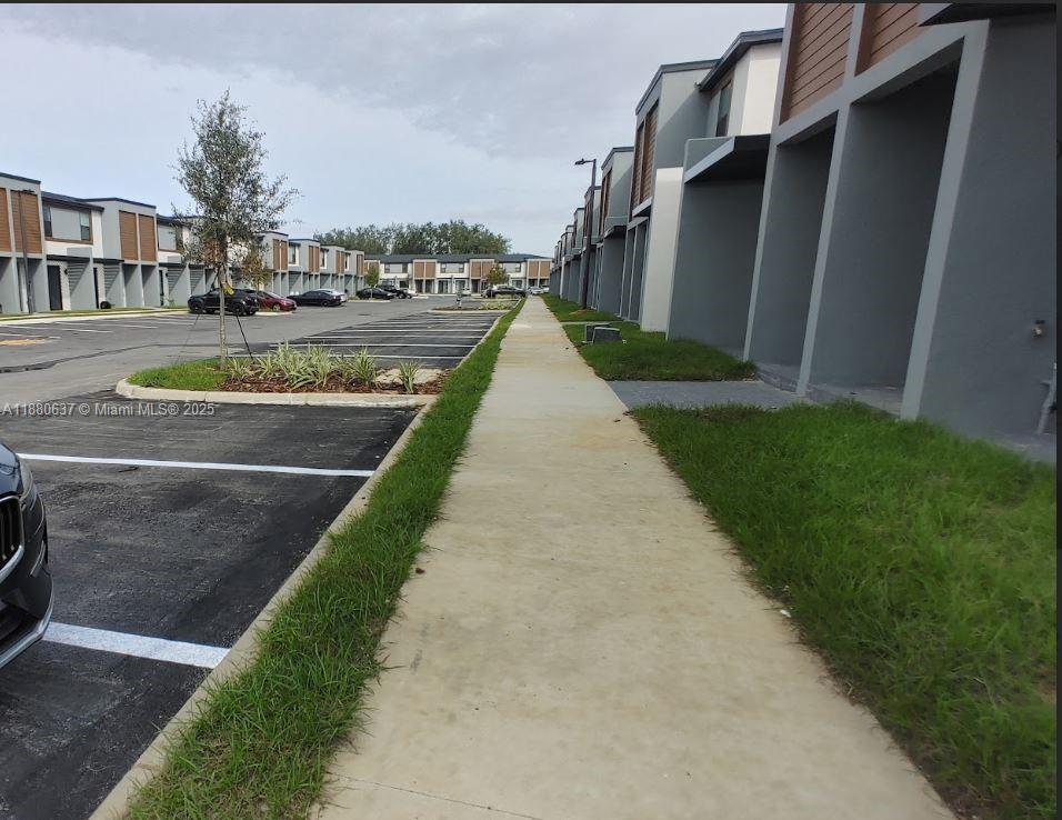 THE HUB AT WESTSIDE RESERV - Residential