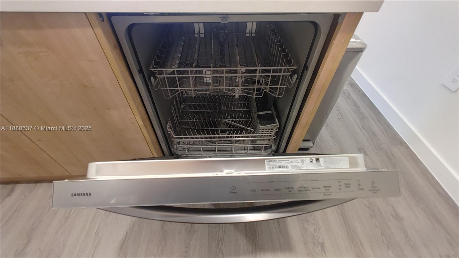 THE HUB AT WESTSIDE RESERV - Residential