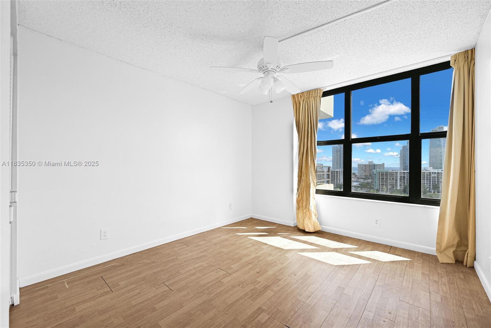 OLYMPUS CONDO PHASE - Residential