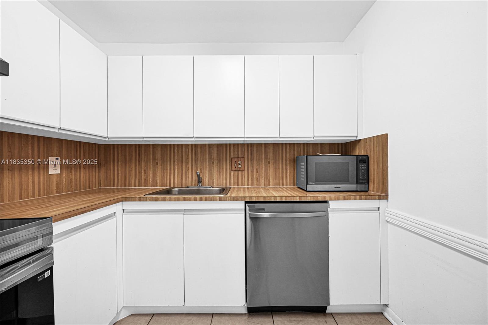 OLYMPUS CONDO PHASE - Residential