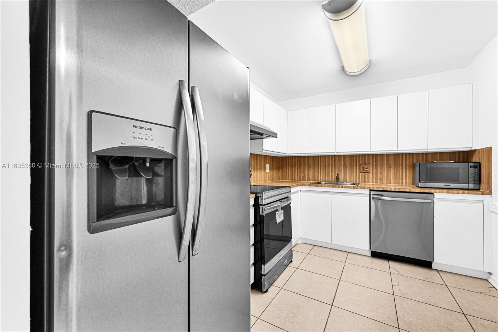 OLYMPUS CONDO PHASE - Residential