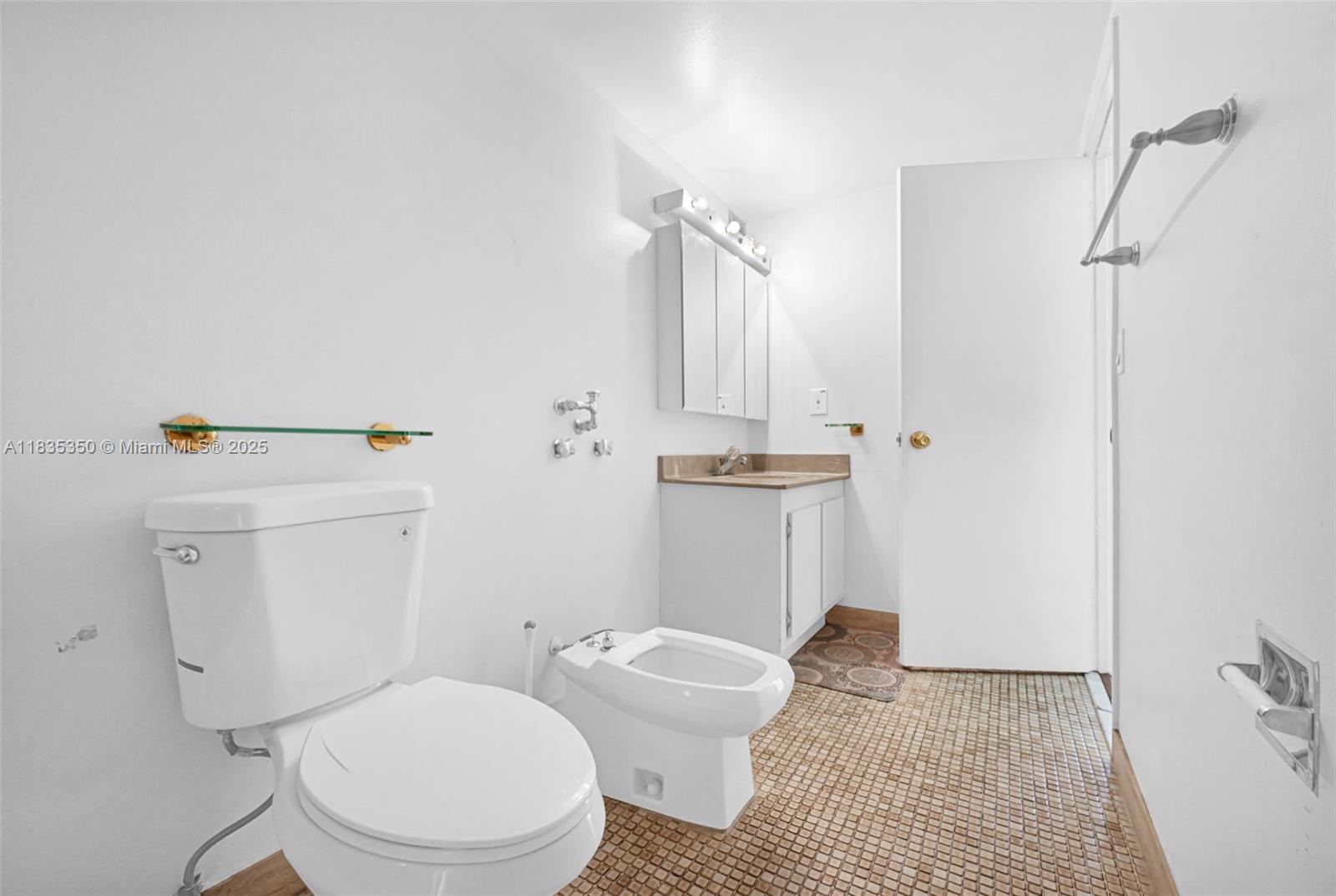 OLYMPUS CONDO PHASE - Residential