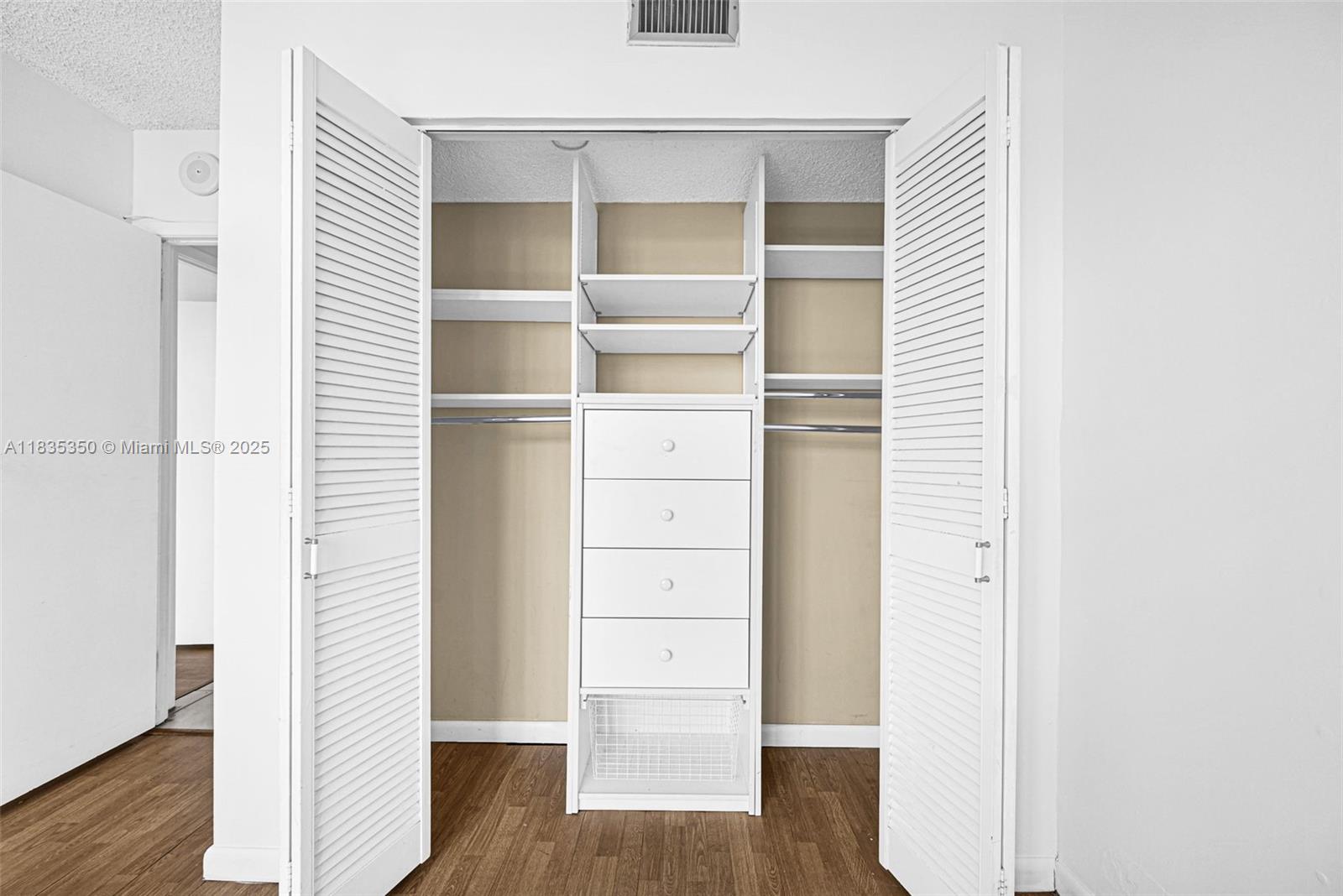 OLYMPUS CONDO PHASE - Residential