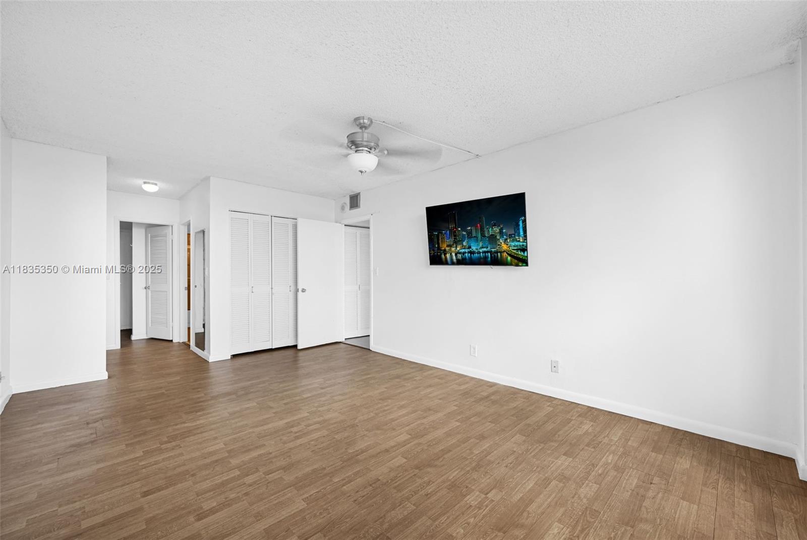 OLYMPUS CONDO PHASE - Residential