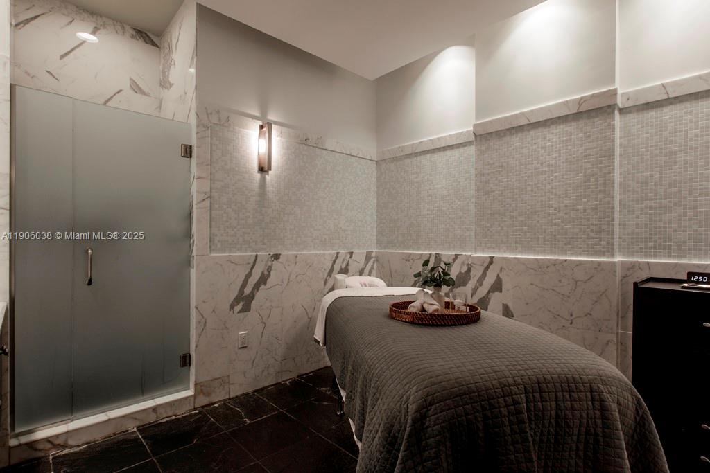 THE RESIDENCES AT THE BAT - Residential Lease