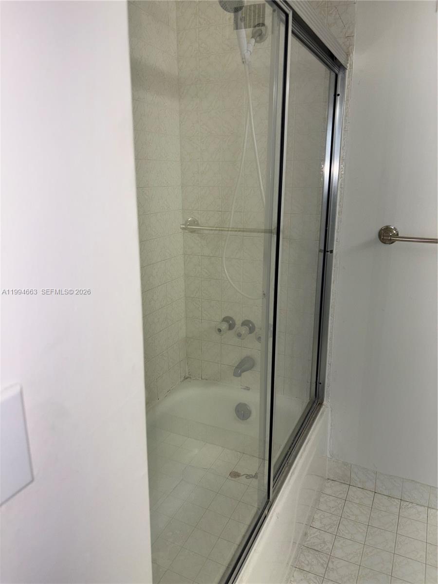 BAYVIEW TOWERS CONDO SOUT - Residential