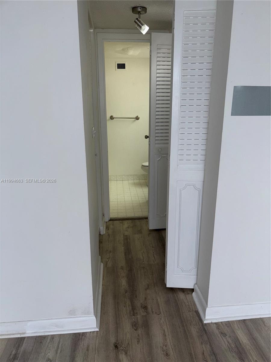 BAYVIEW TOWERS CONDO SOUT - Residential