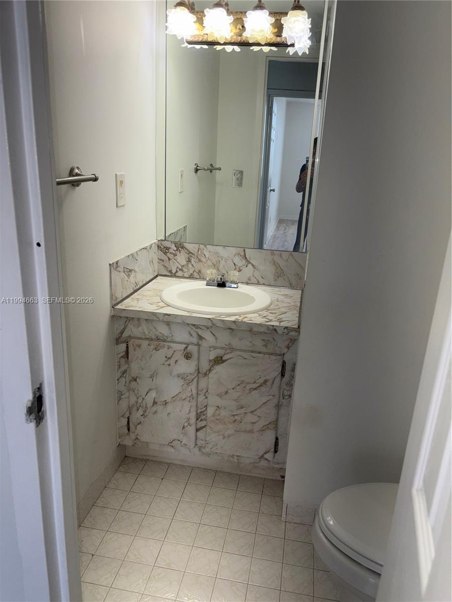 BAYVIEW TOWERS CONDO SOUT - Residential