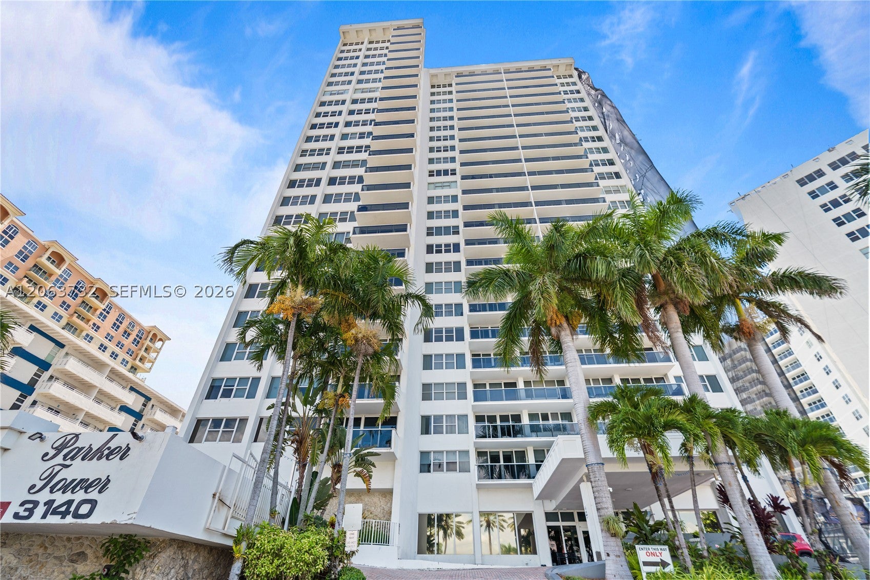 3140 S Ocean Dr 911