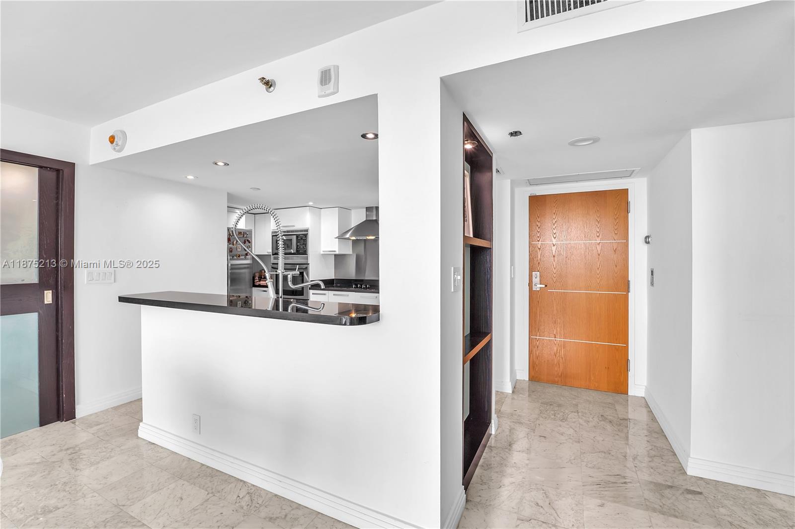 SOUTH POINTE TOWERS CONDO - Residential Lease