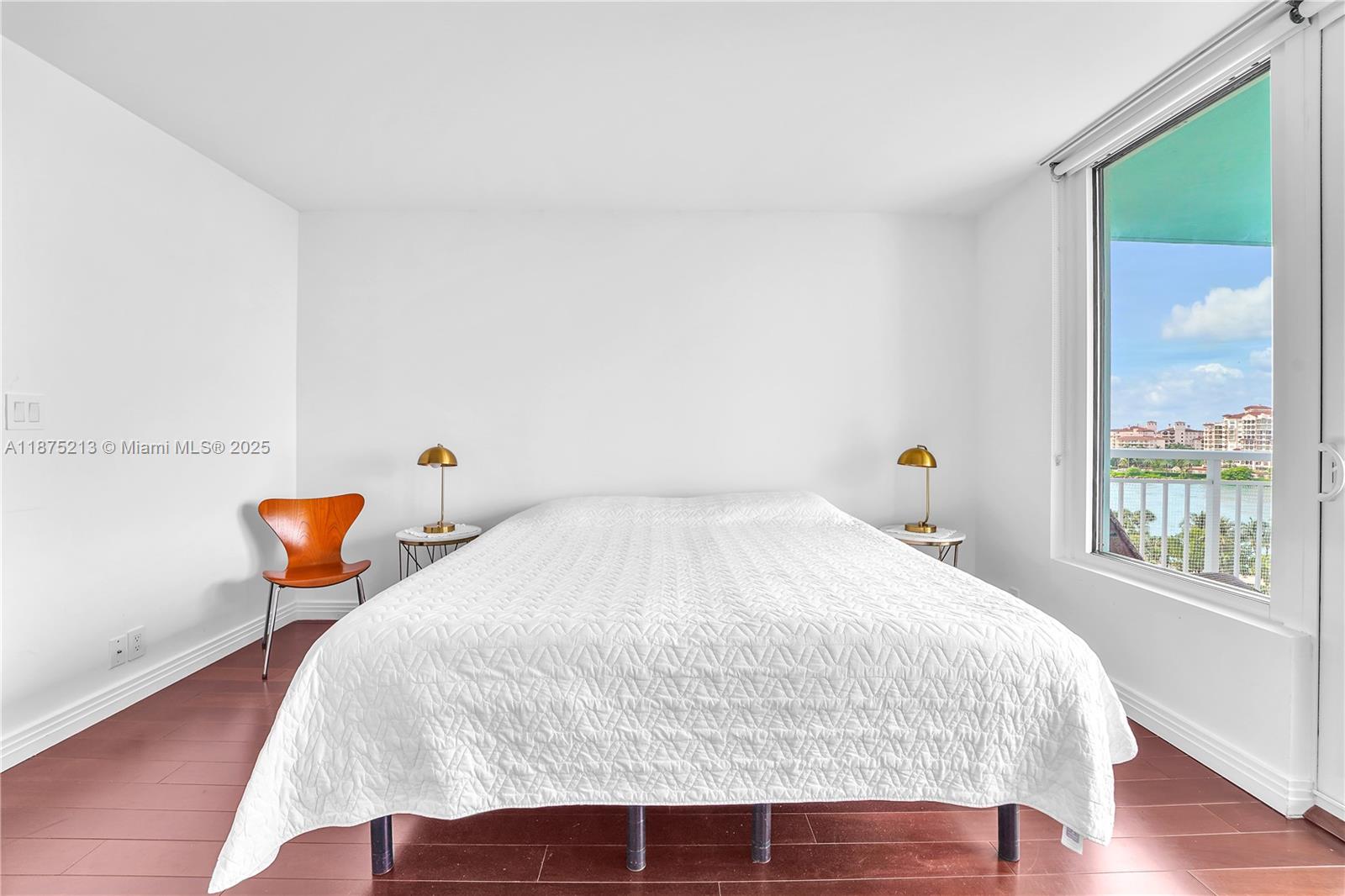 SOUTH POINTE TOWERS CONDO - Residential Lease