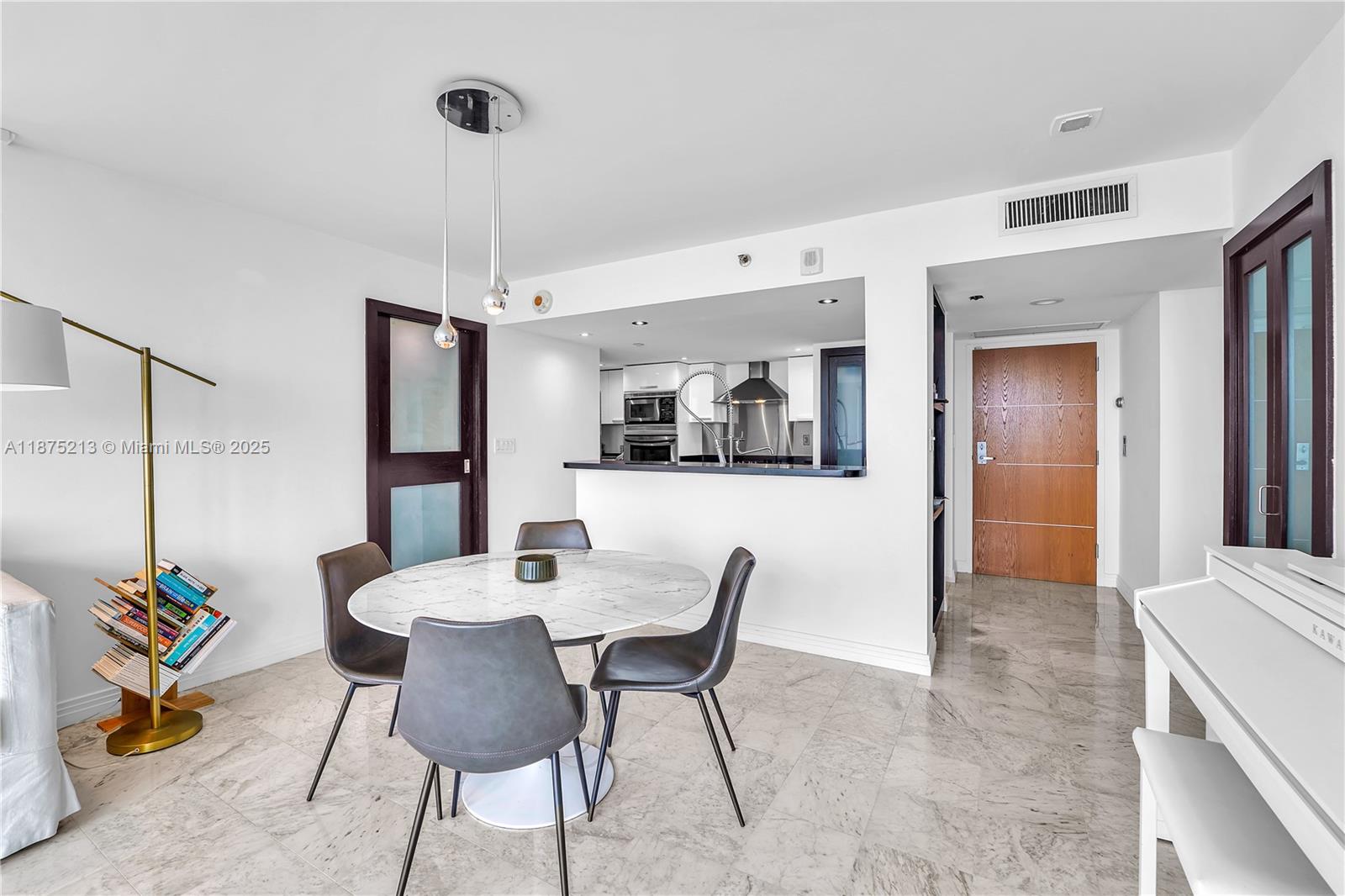 SOUTH POINTE TOWERS CONDO - Residential Lease