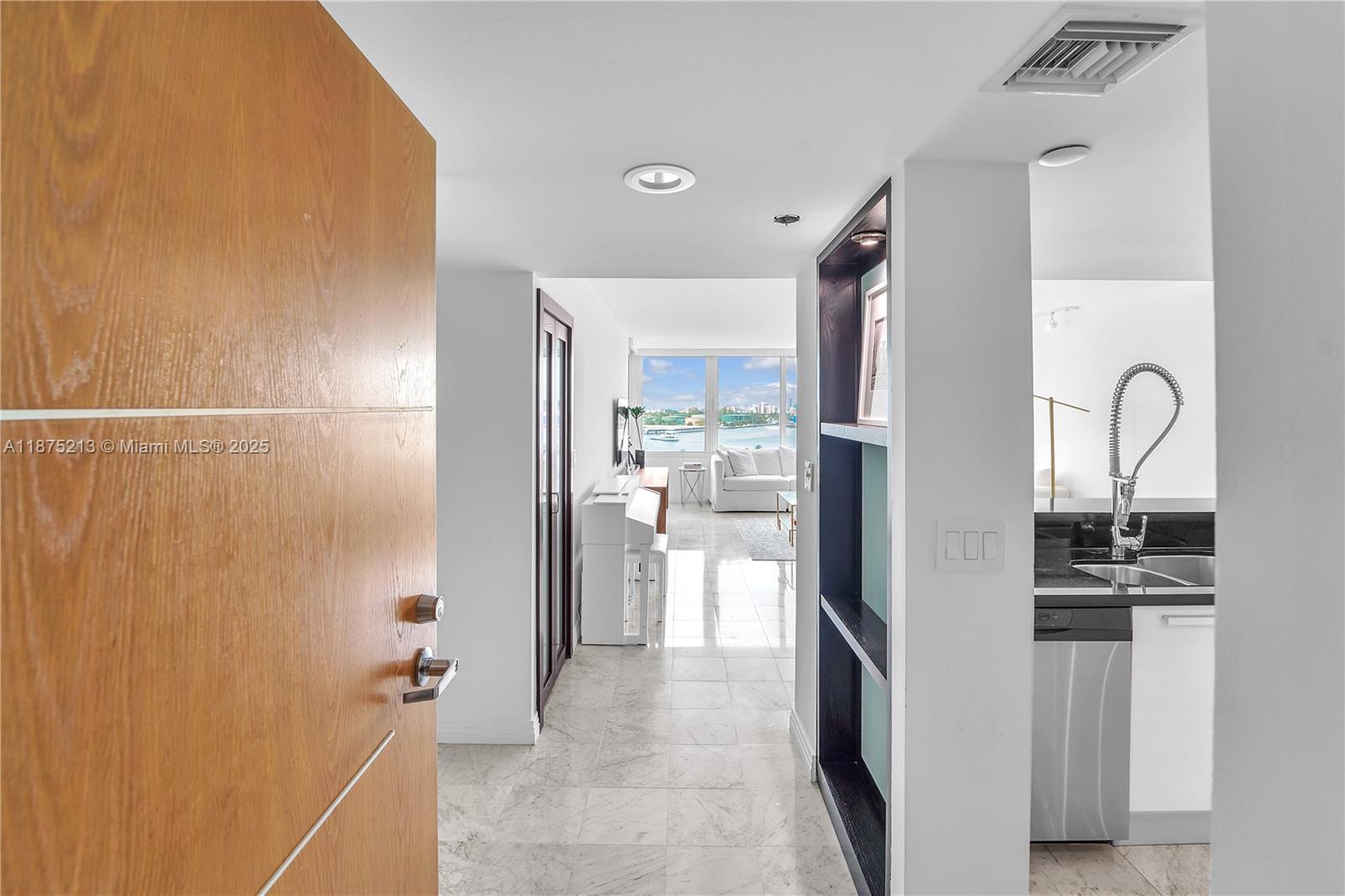 SOUTH POINTE TOWERS CONDO - Residential Lease