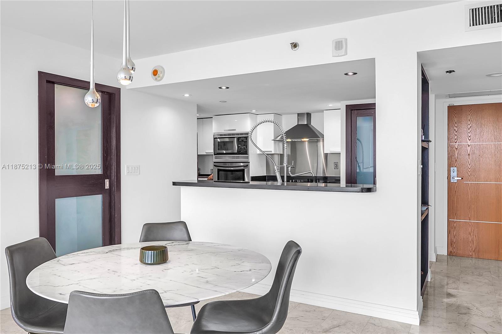 SOUTH POINTE TOWERS CONDO - Residential Lease