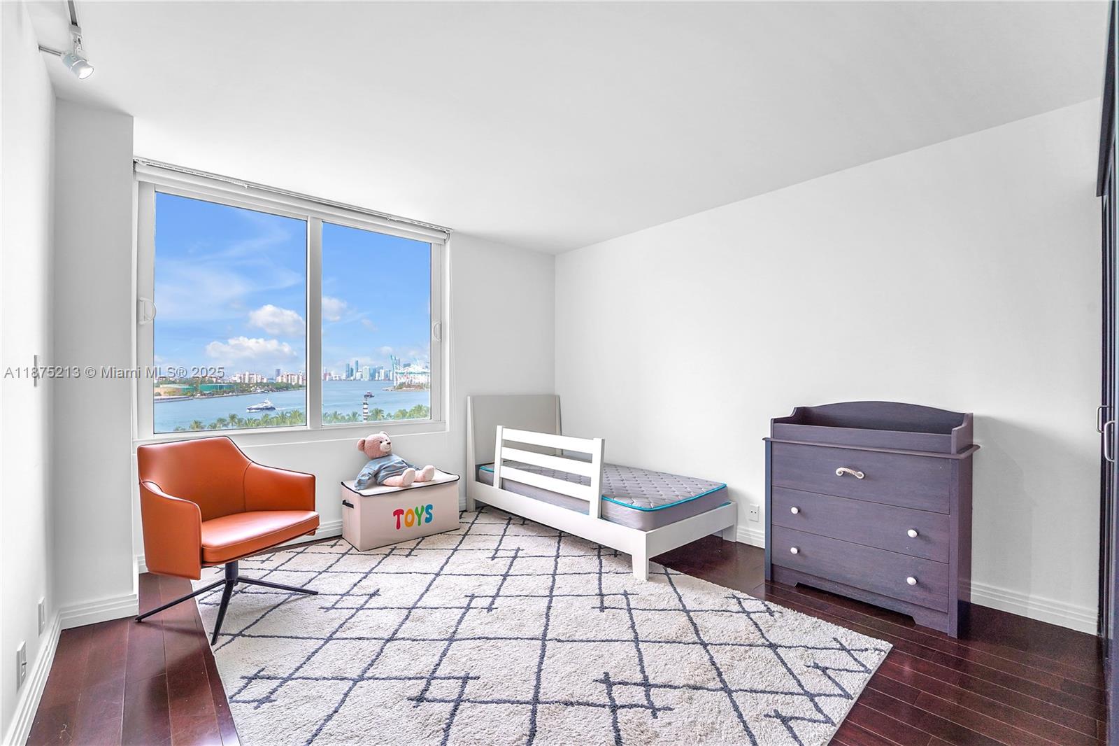 SOUTH POINTE TOWERS CONDO - Residential Lease