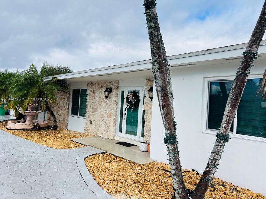 Beautifully remodeled 3bedroom / 2 bathroom residence featuring a modern open concept layout. This property has been completely renovated with updated finishes throughout, offering a bright and spacious living and dining area ideal for entertaining. The home also includes a private swimming pool and a well appointed patio, perfect for outdoor relaxation and gatherings. A move in ready home that combines comfort, style, and functionality.