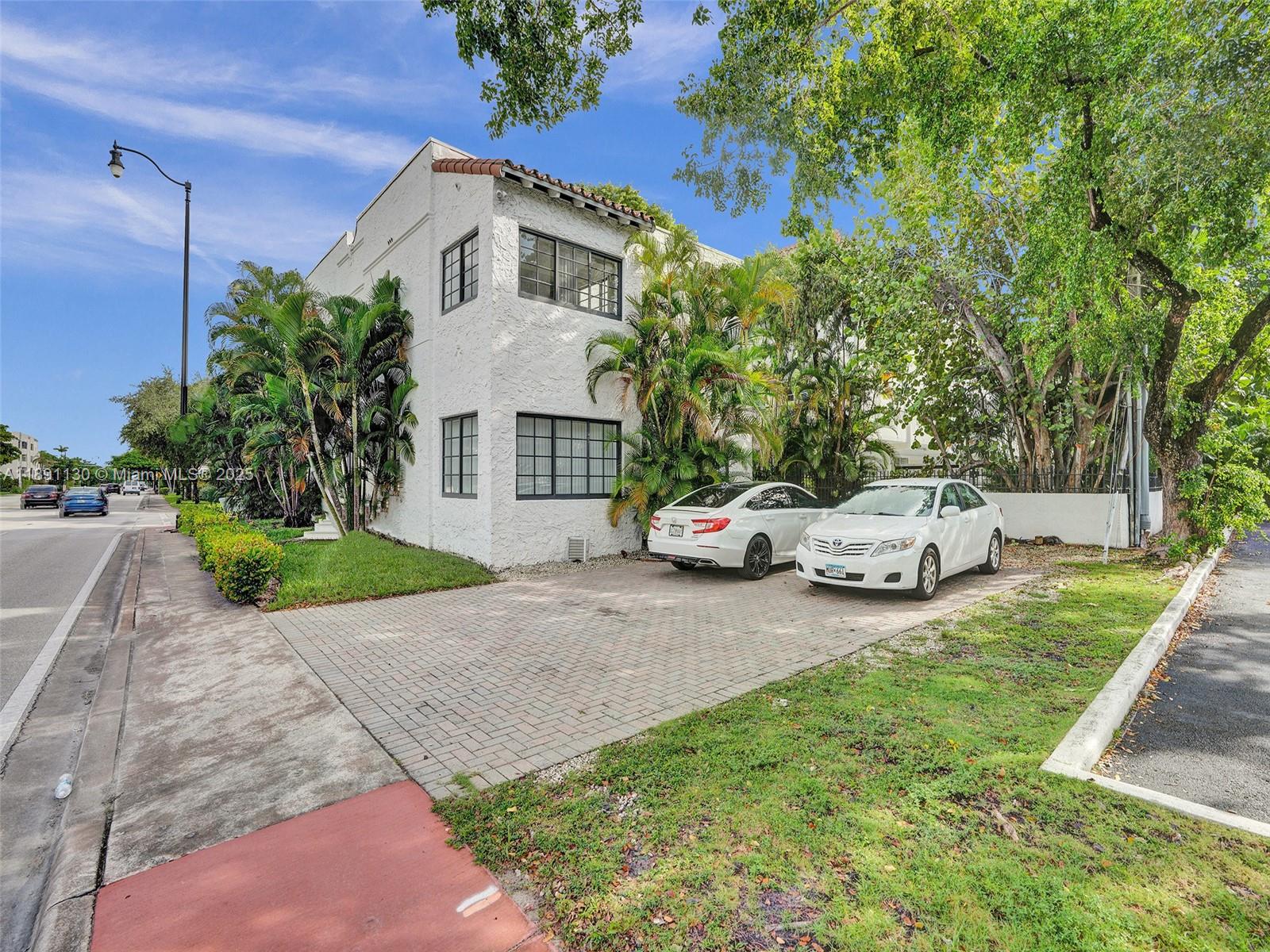 CORAL GABLES SEC K - Residential Lease