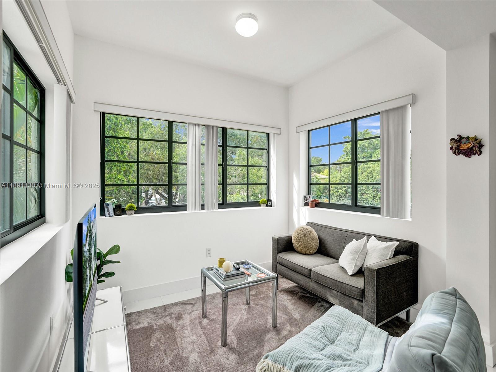 CORAL GABLES SEC K - Residential Lease
