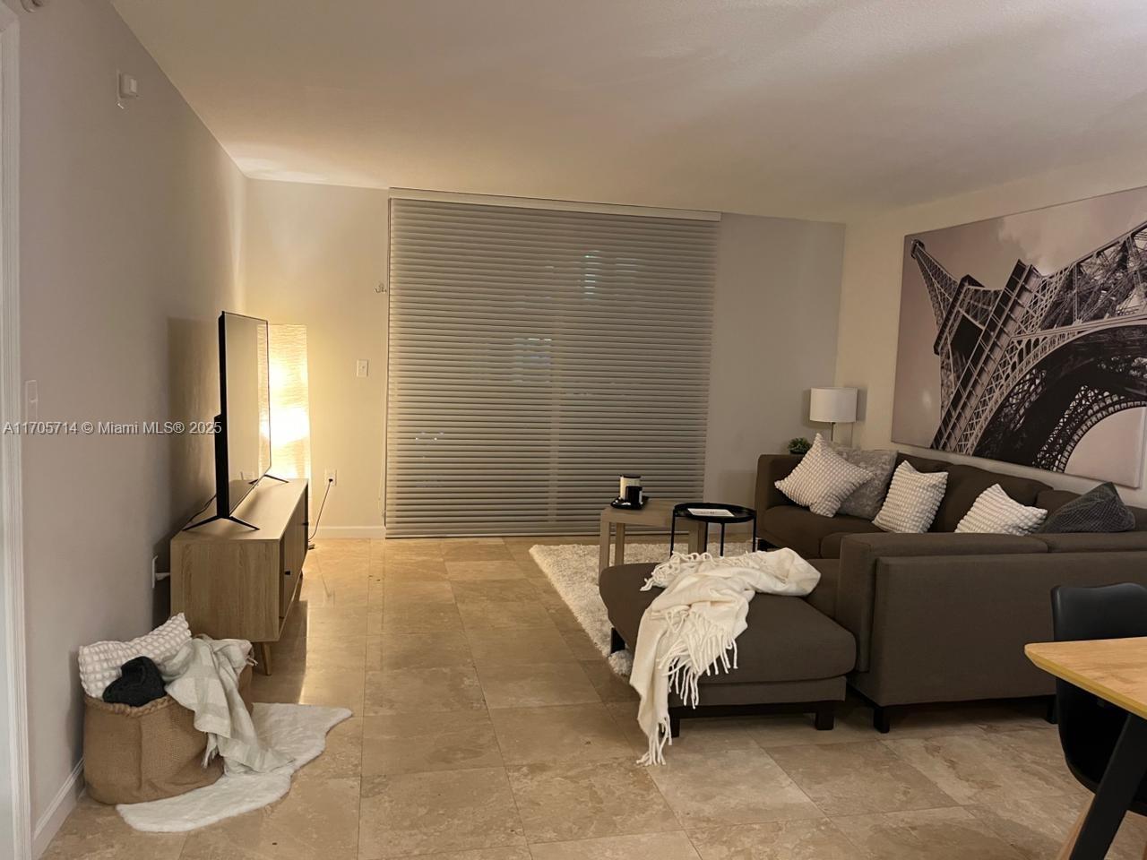 1200 Brickell Bay Dr 3220