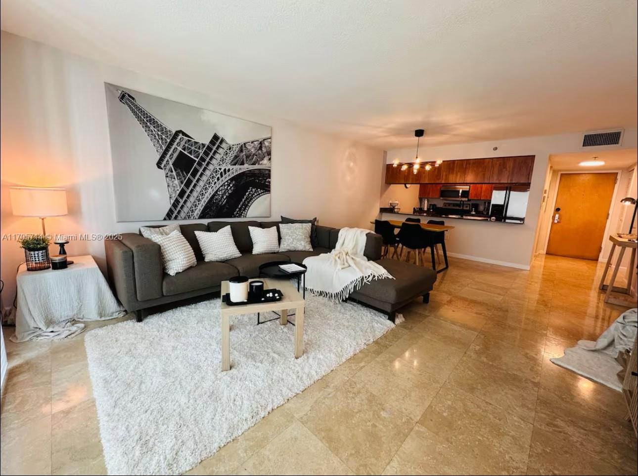 1200 Brickell Bay Dr 3220