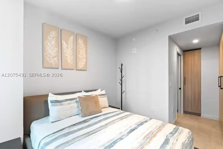 121 NE 5th St 1711