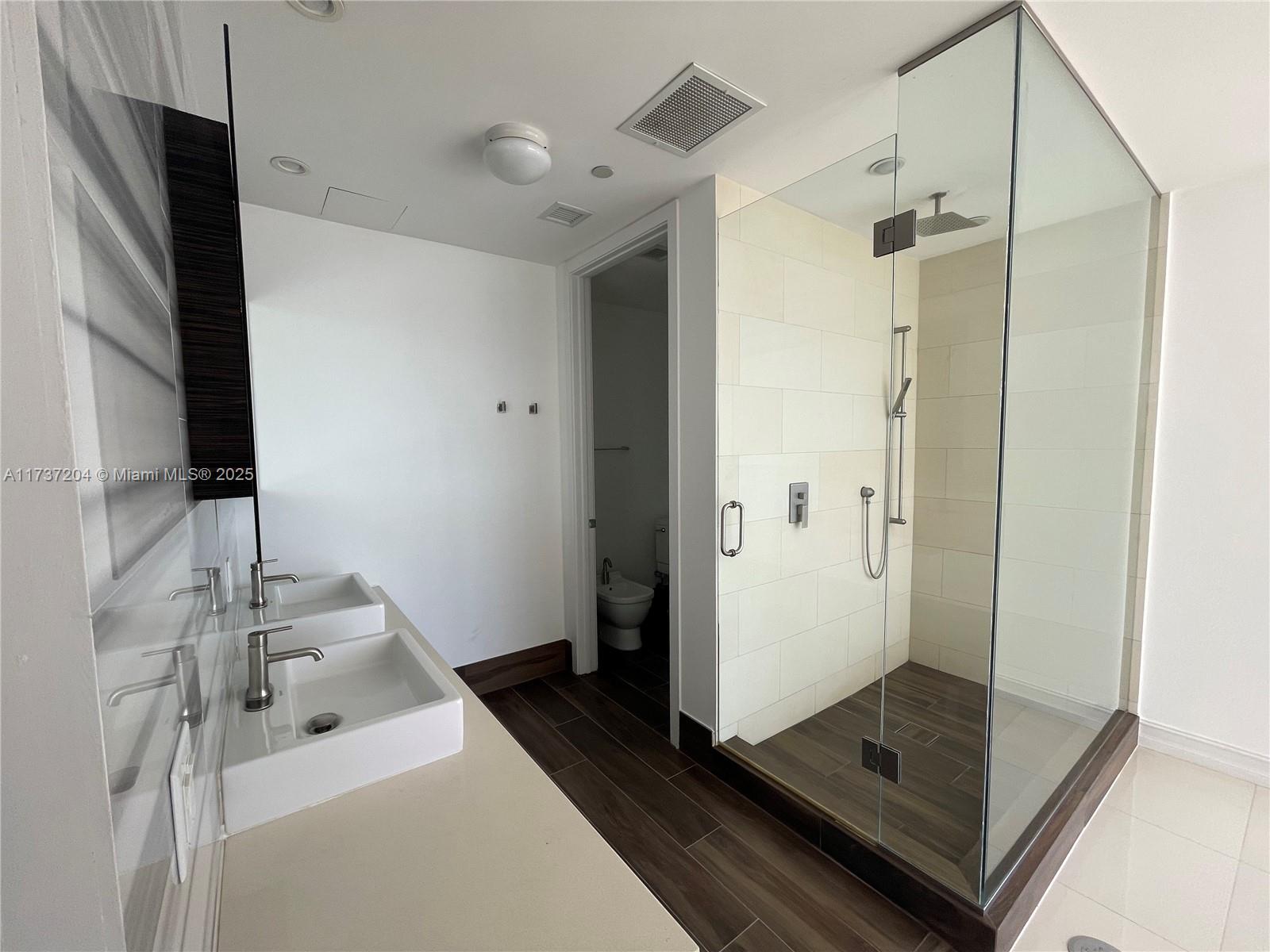 MARQUIS CONDO - Residential