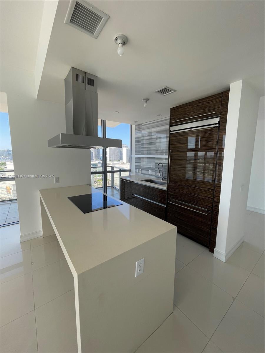 MARQUIS CONDO - Residential