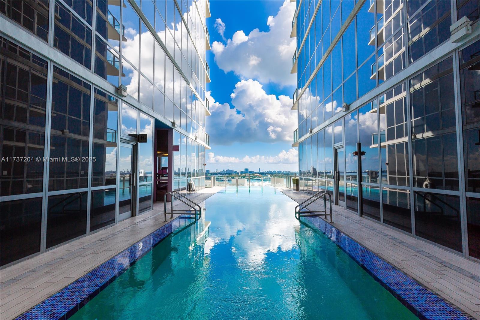 MARQUIS CONDO - Residential