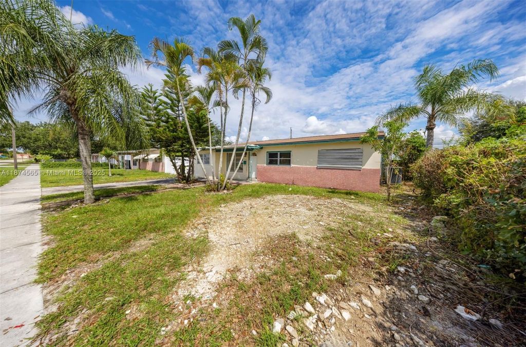 Photo of 6721 Simms St, Hollywood, FL 33024 (MLS # A11874565)