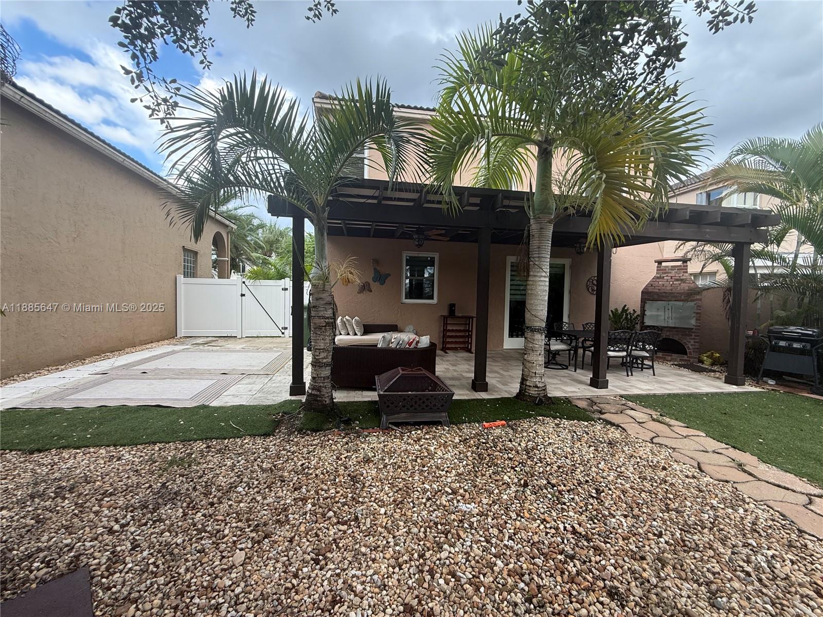 TOWNGATE - Residential