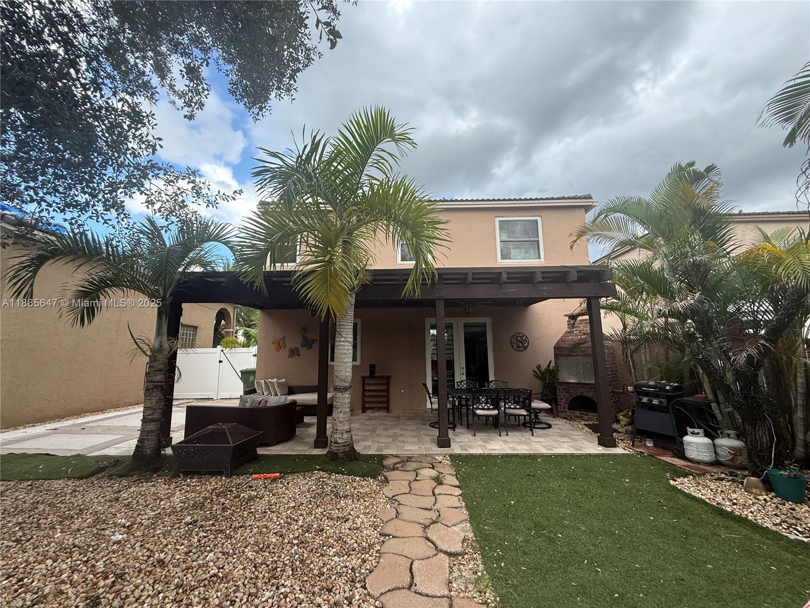 TOWNGATE - Residential