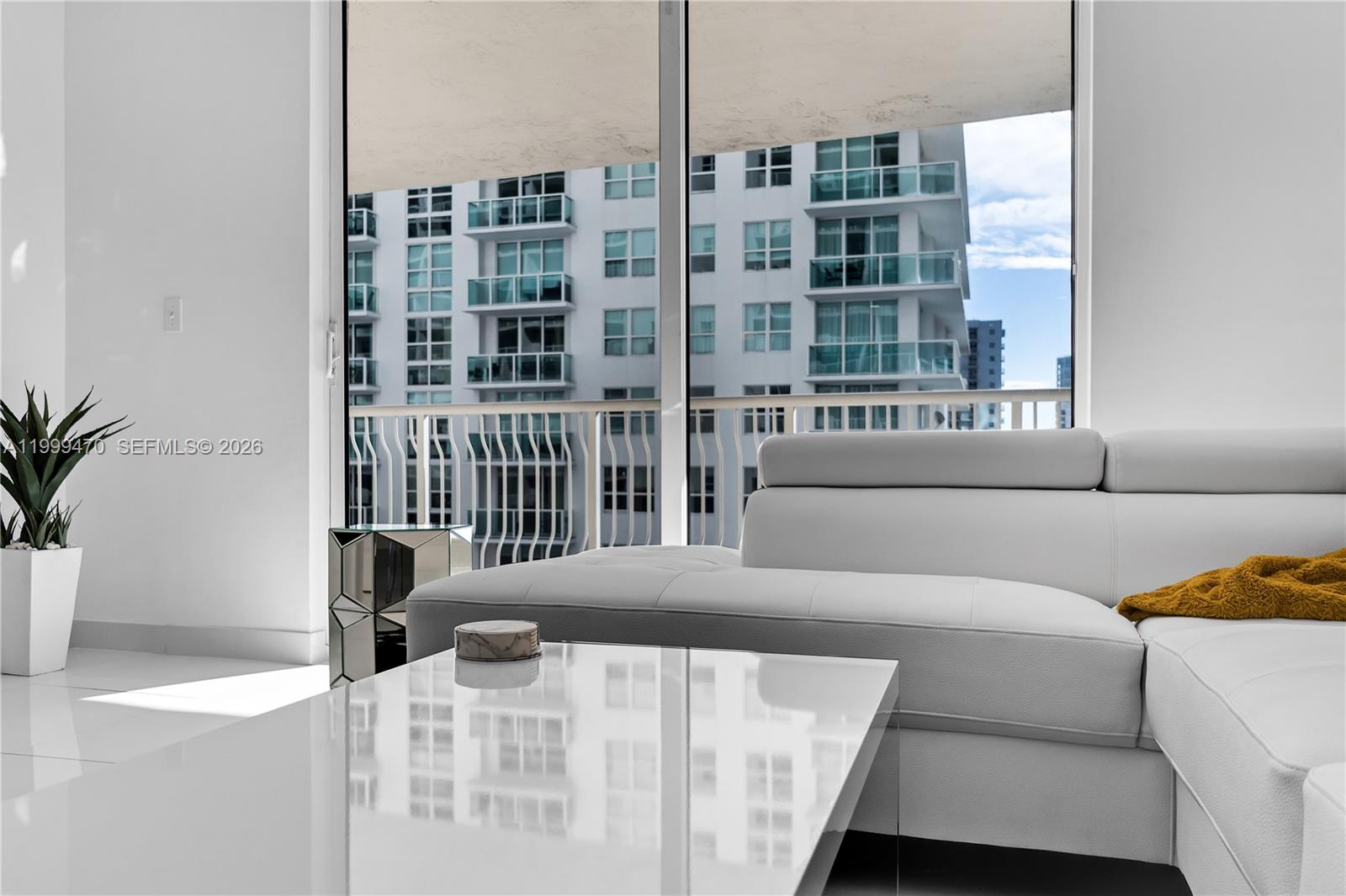 THE CLUB AT BRICKELL BAY - Residential