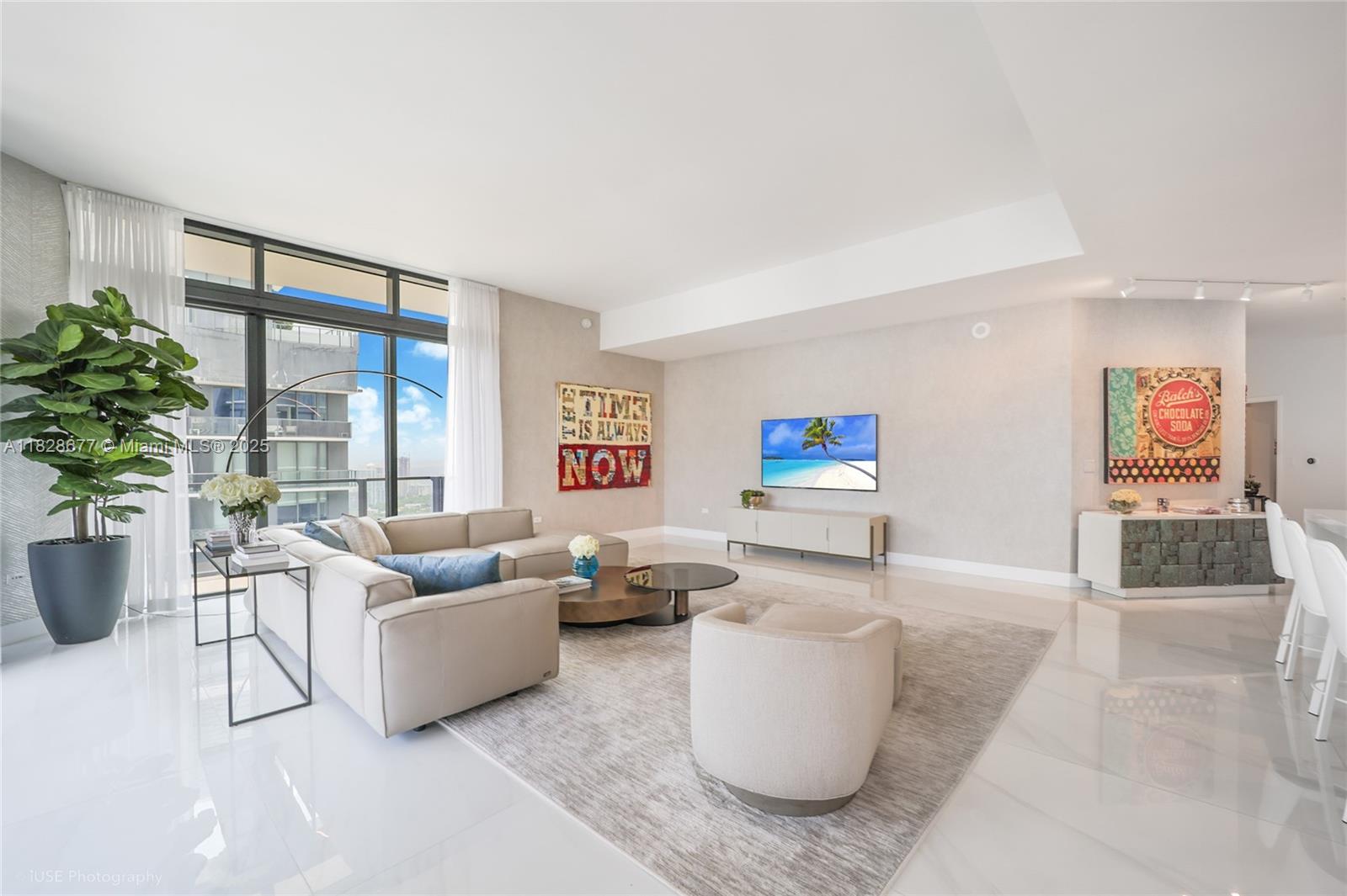 88 SW 7th St 4101