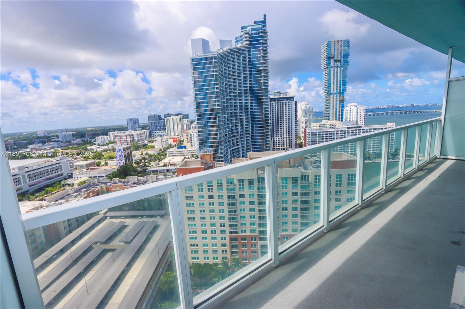 1900 N Bayshore Dr 2216
