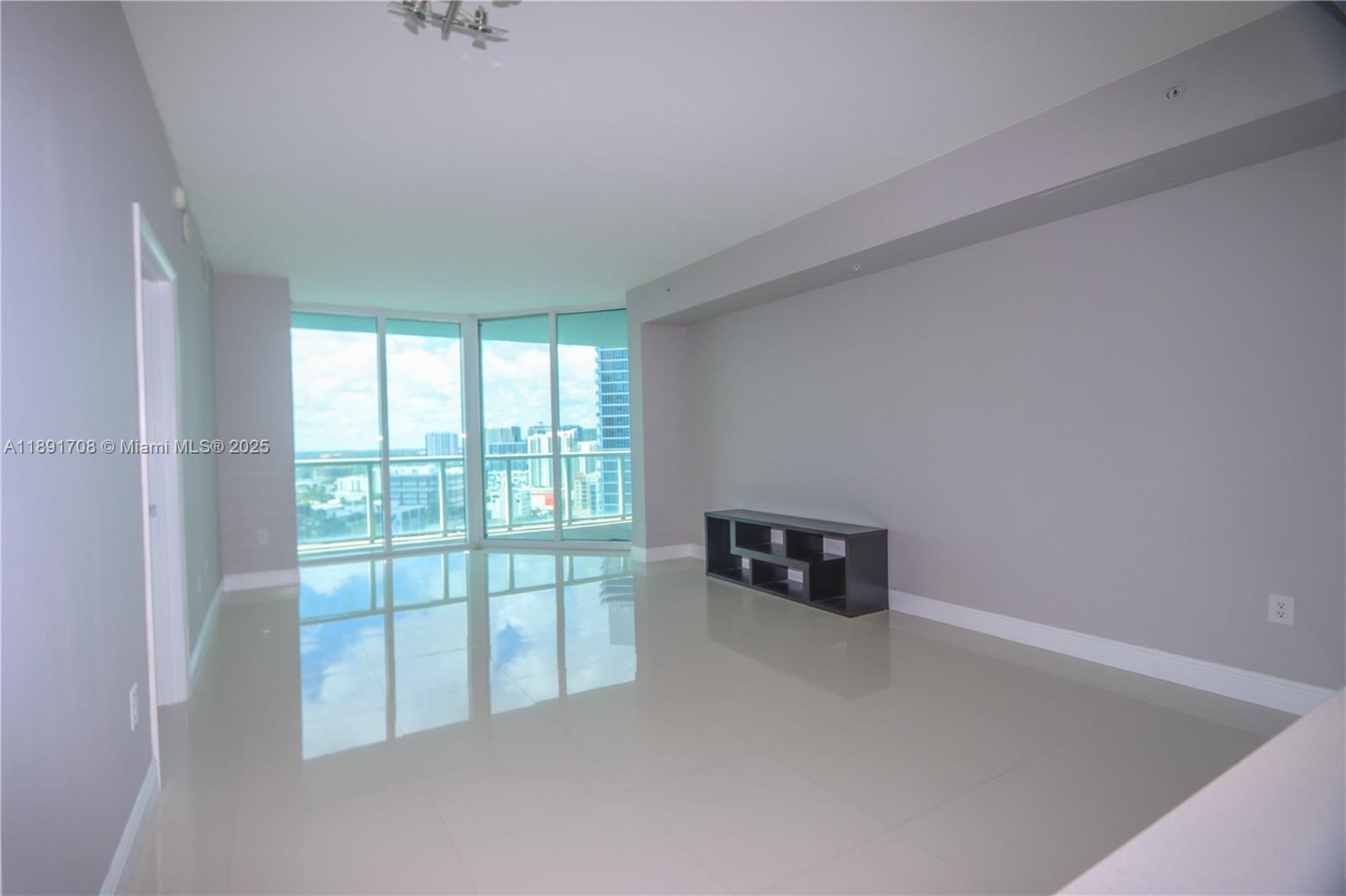 1900 N Bayshore Dr 2216