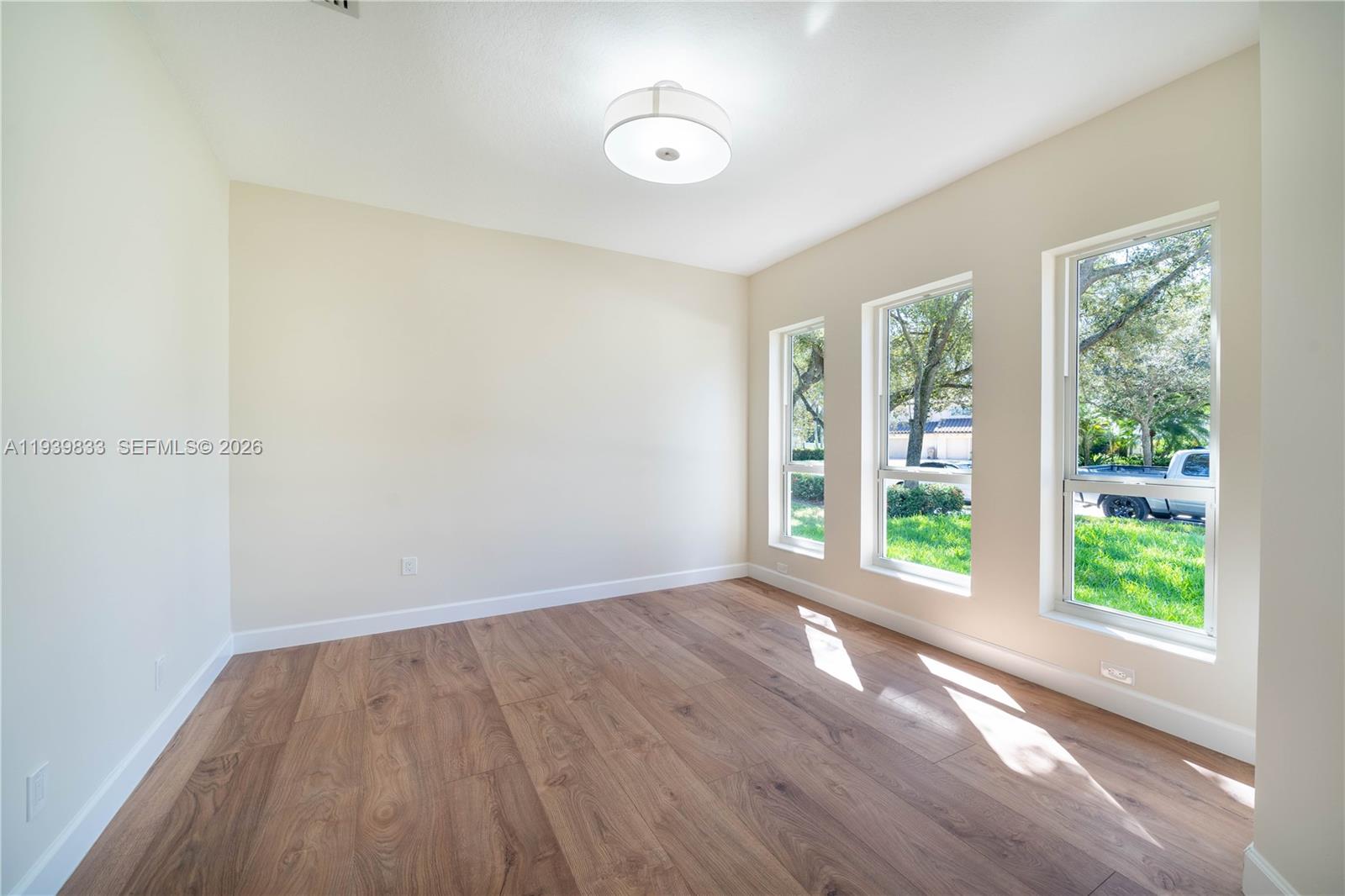 ROLLING HILLS GOLF & TENN - Residential