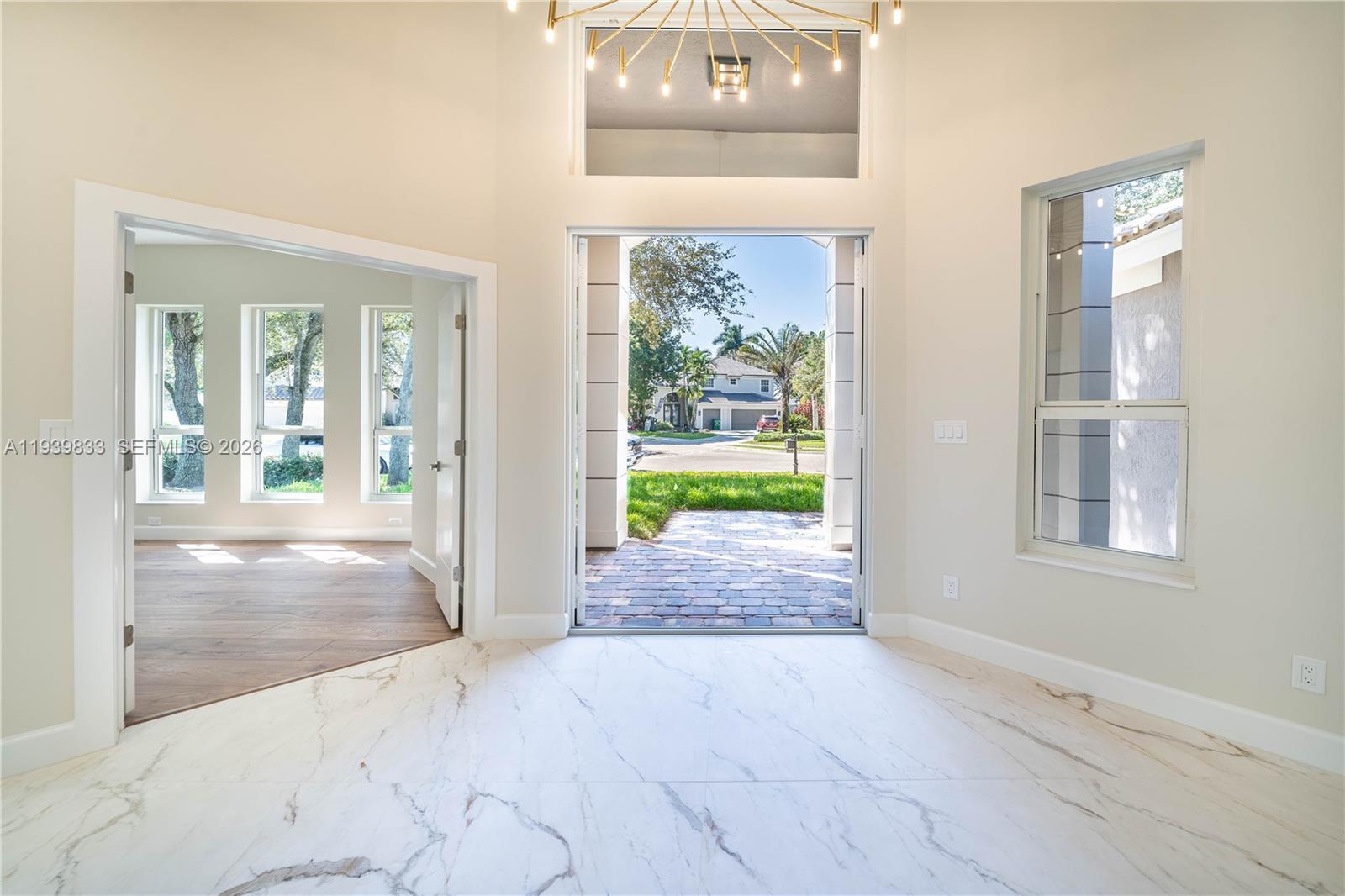 ROLLING HILLS GOLF & TENN - Residential