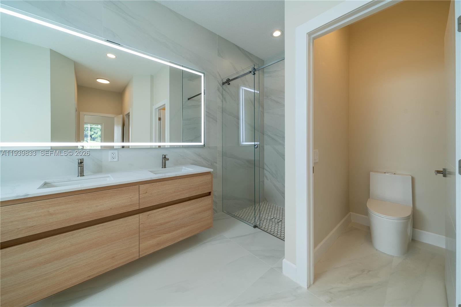 ROLLING HILLS GOLF & TENN - Residential