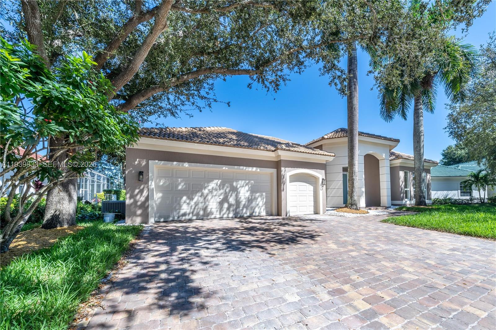 8041 Bermuda Point Ln