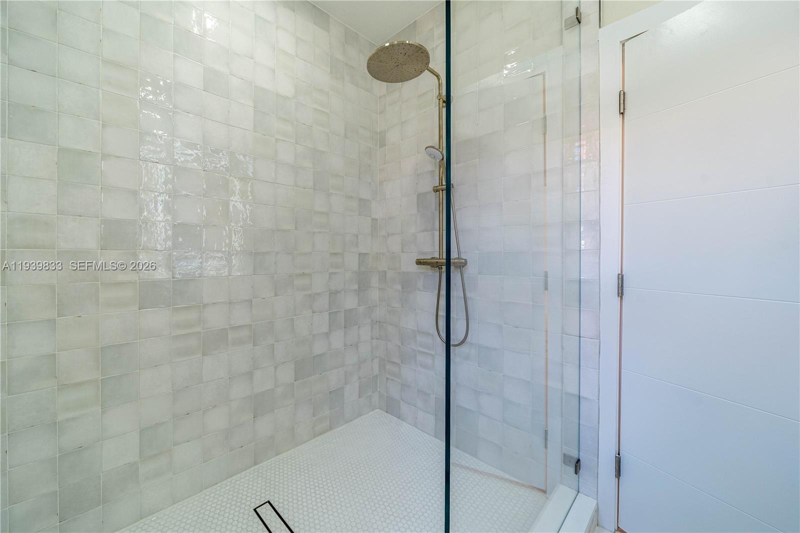 ROLLING HILLS GOLF & TENN - Residential