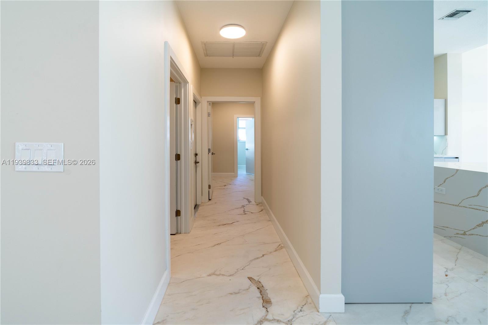 ROLLING HILLS GOLF & TENN - Residential