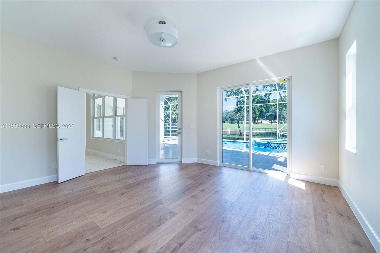 ROLLING HILLS GOLF & TENN - Residential