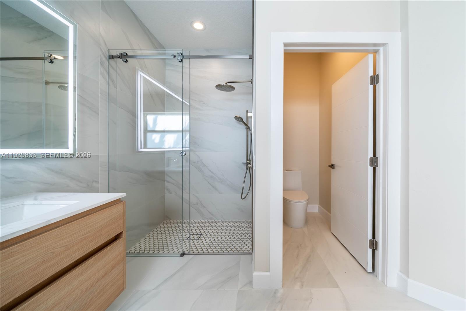 ROLLING HILLS GOLF & TENN - Residential