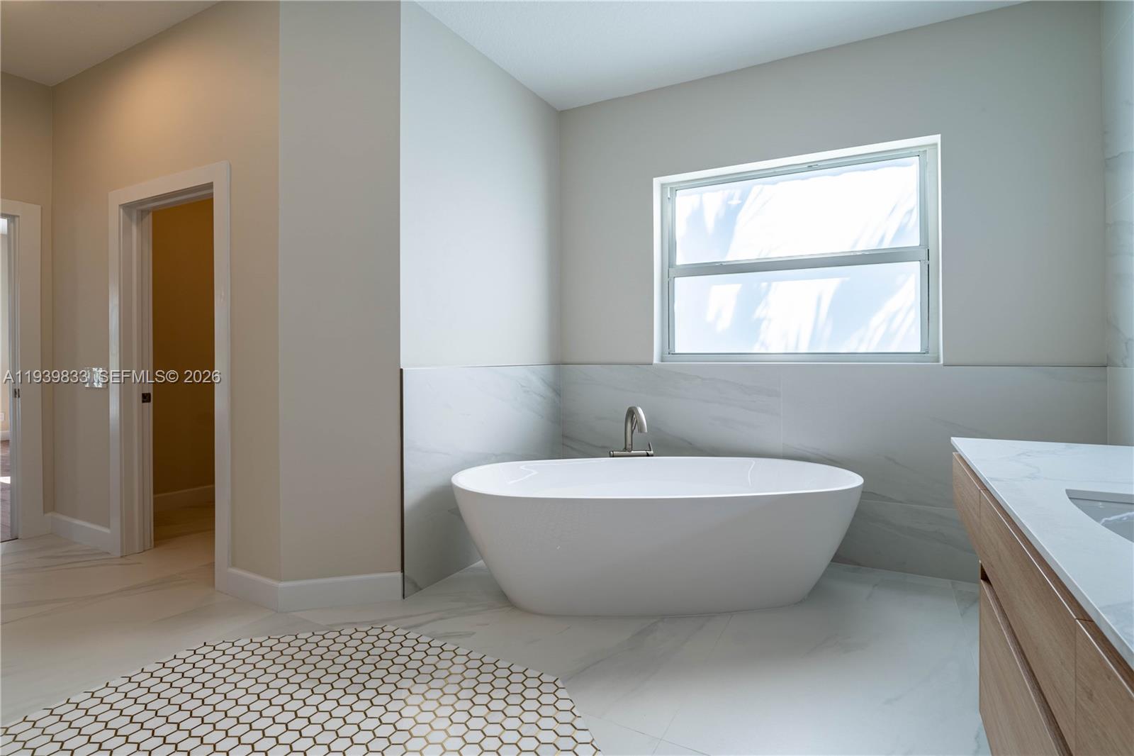 ROLLING HILLS GOLF & TENN - Residential