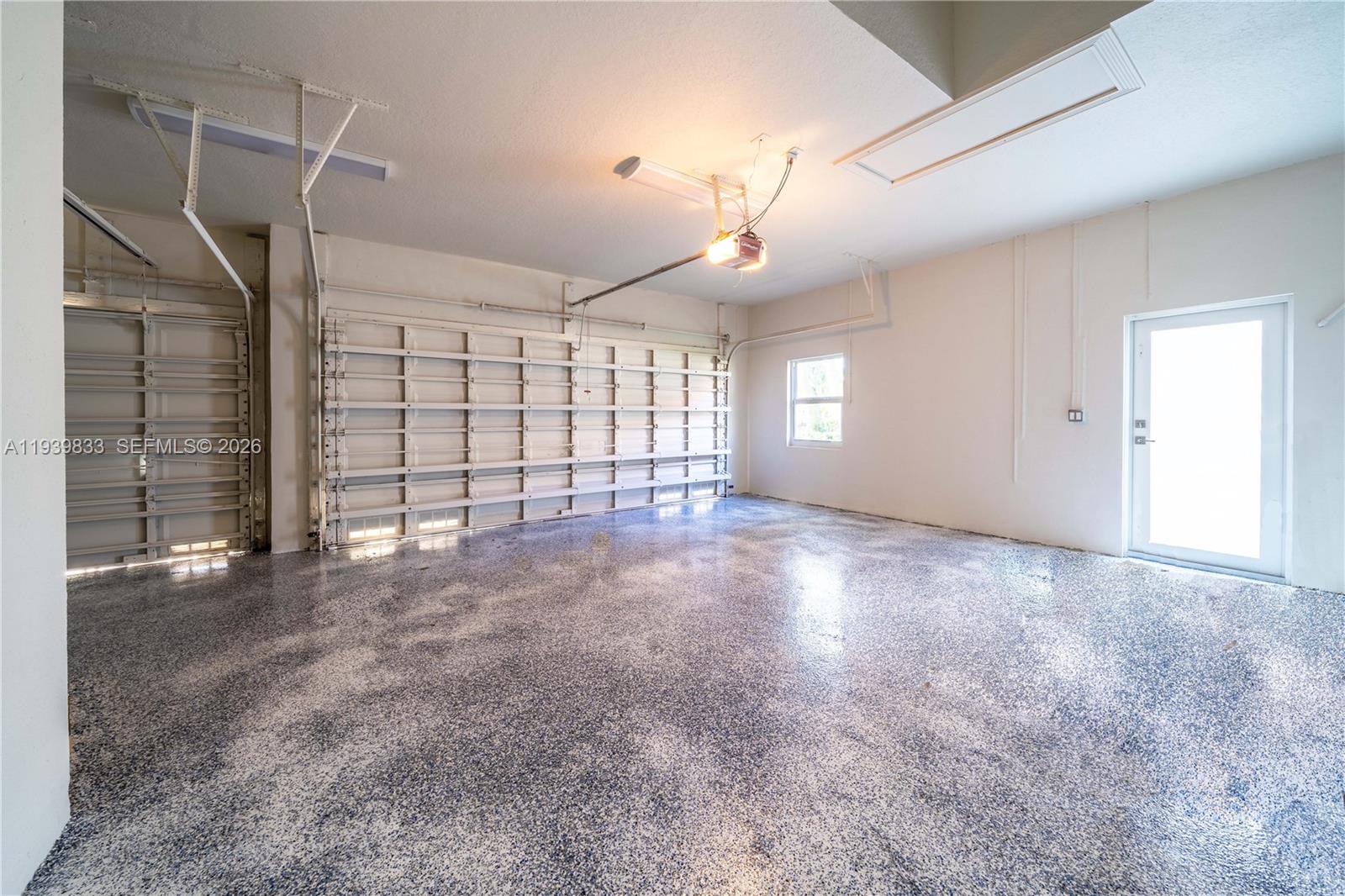 ROLLING HILLS GOLF & TENN - Residential