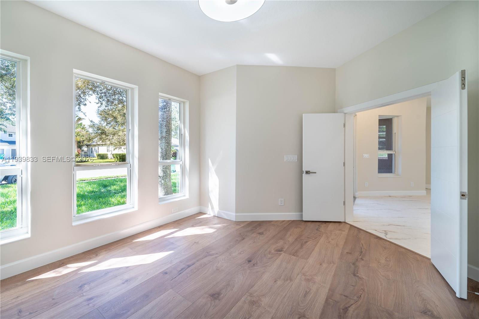 ROLLING HILLS GOLF & TENN - Residential