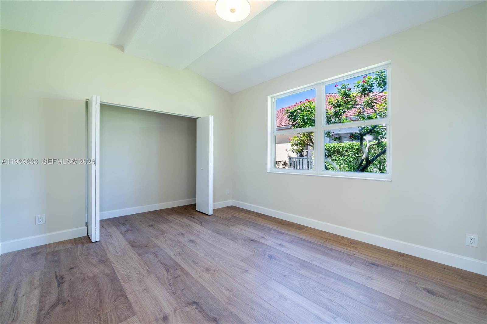 ROLLING HILLS GOLF & TENN - Residential